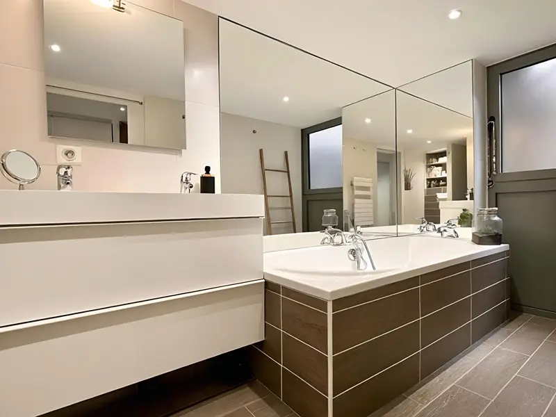 Appartement à vendre à LYON · Maison Conte
