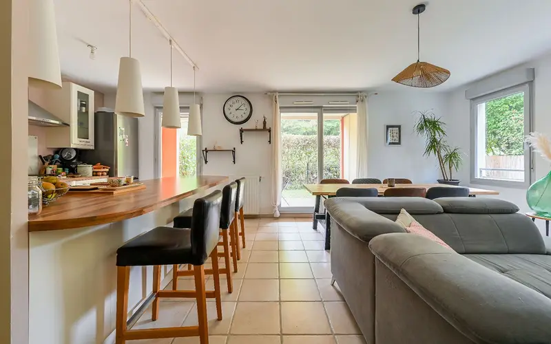Appartement à vendre à NEYRON · Maison Conte