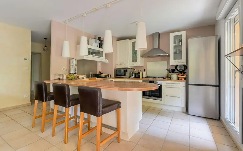 Appartement à vendre à NEYRON · Maison Conte