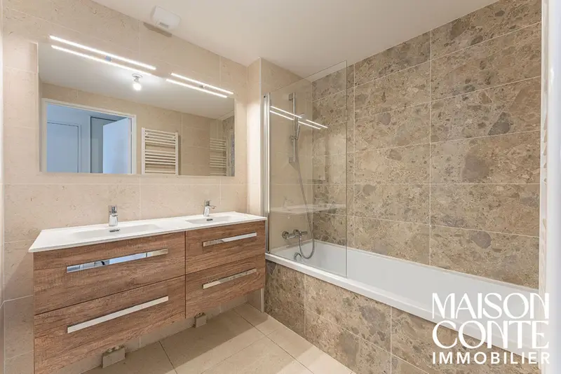 Appartement à vendre à LYON · Maison Conte