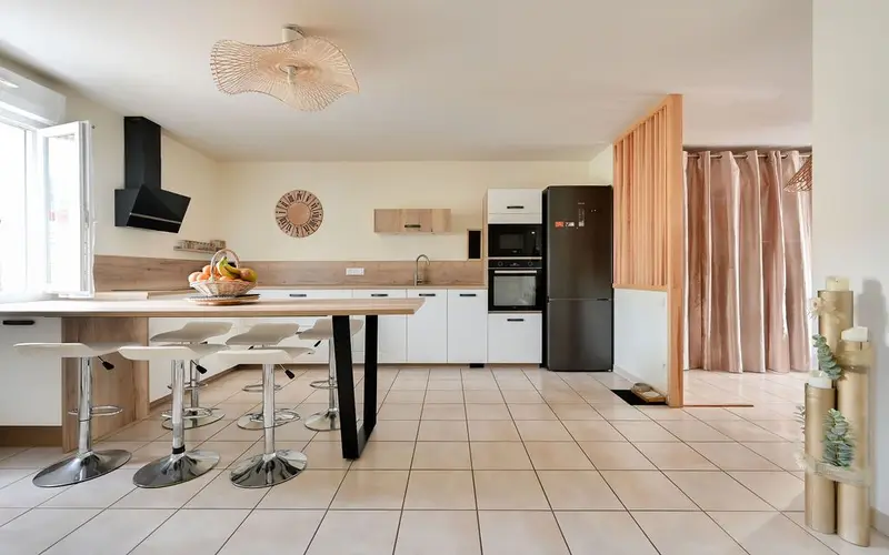 Maison à vendre à MONTLUEL · Maison Conte