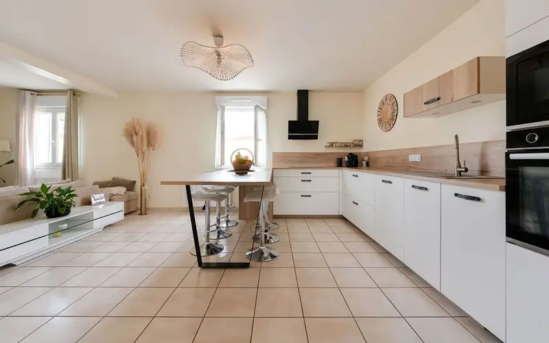 Maison à vendre à MONTLUEL · Maison Conte