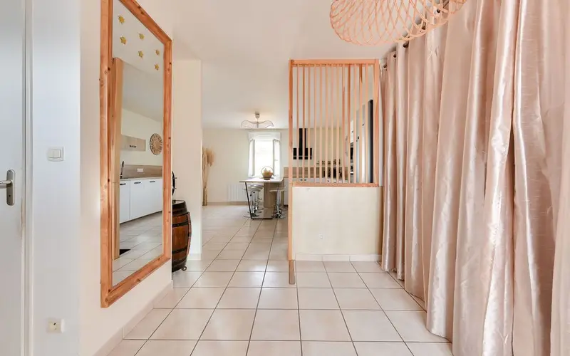 Maison à vendre à MONTLUEL · Maison Conte