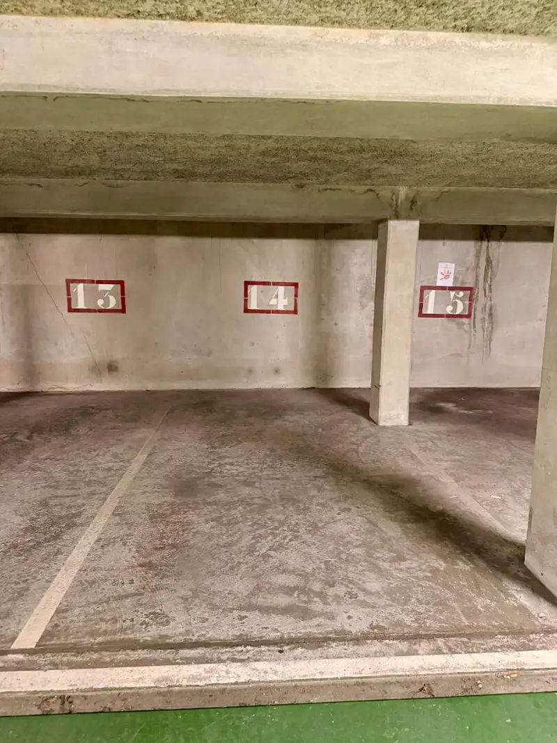 Parking à vendre à LYON · Maison Conte